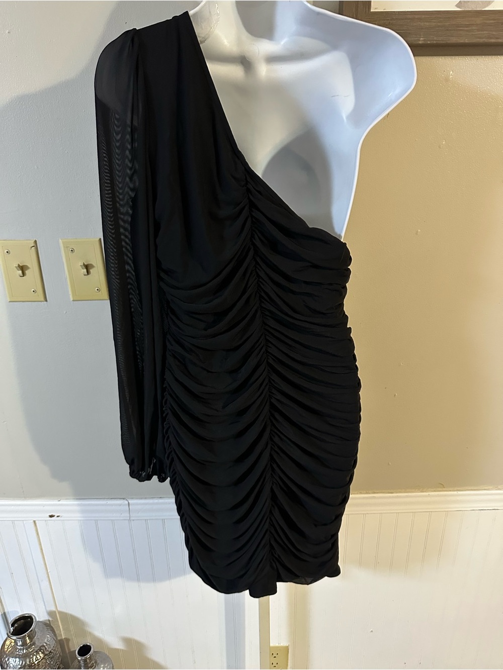 One-Shoulder Black Ruched Mini Dress - Picture 8 of 8